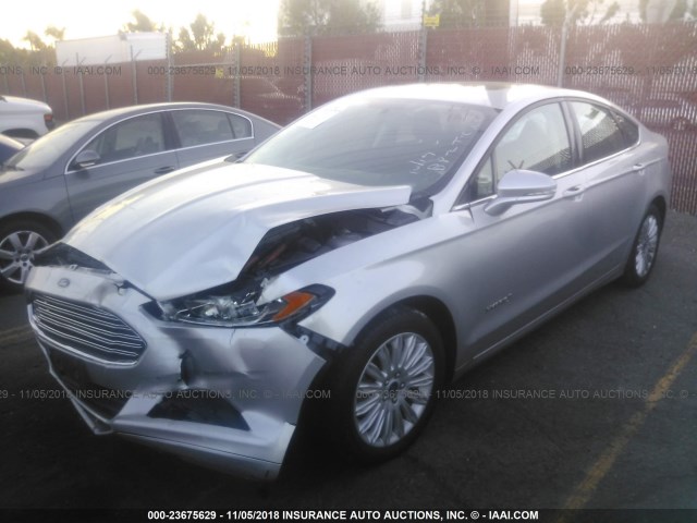 3FA6P0LU8GR389345 - 2016 FORD FUSION SE HYBRID SILVER photo 2