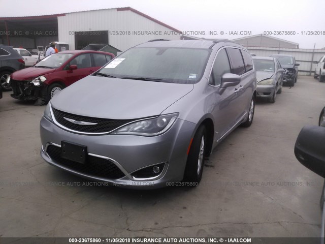 2C4RC1BG9HR795713 - 2017 CHRYSLER PACIFICA TOURING L 灰色 照片 2