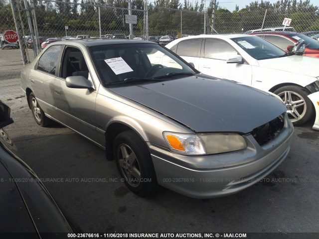 JT2BF22K010293068 - 2001 TOYOTA CAMRY CE/LE/XLE SILVER photo 1