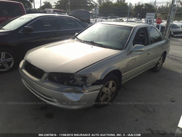 JT2BF22K010293068 - 2001 TOYOTA CAMRY CE/LE/XLE 银色 照片 2