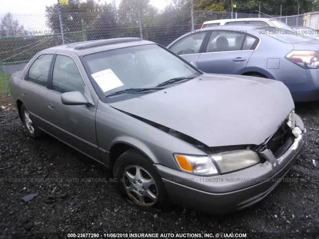 4T1BG22K7XU471317 - 1999 TOYOTA CAMRY CE/LE/XLE 灰色 照片 1