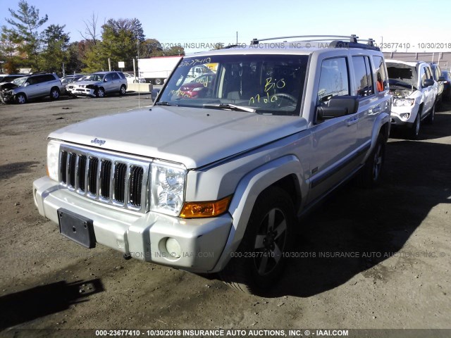 1J8HG48K78C161556 - 2008 JEEP COMMANDER SPORT GRAY photo 2