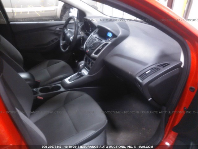 1FAHP3F25CL140448 - 2012 FORD FOCUS RED photo 5