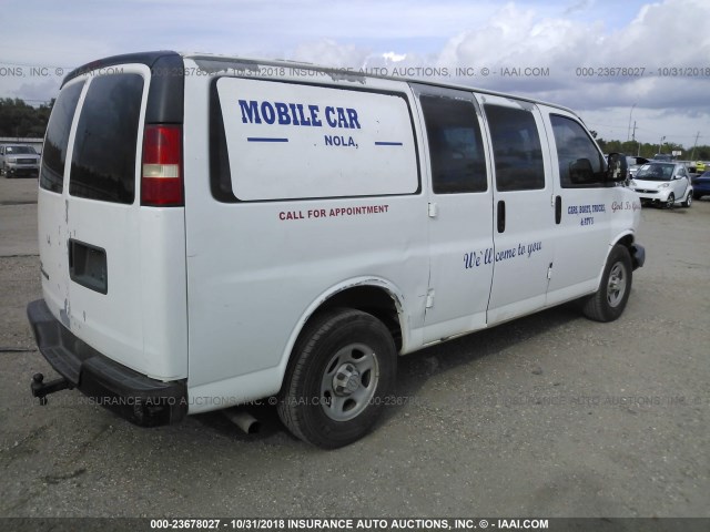 1GCFG15Z071141416 - 2007 CHEVROLET EXPRESS G1500  WHITE photo 4