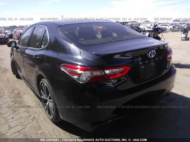 JTNB11HK5J3028101 - 2018 TOYOTA CAMRY L/LE/XLE/SE/XSE BLACK photo 3