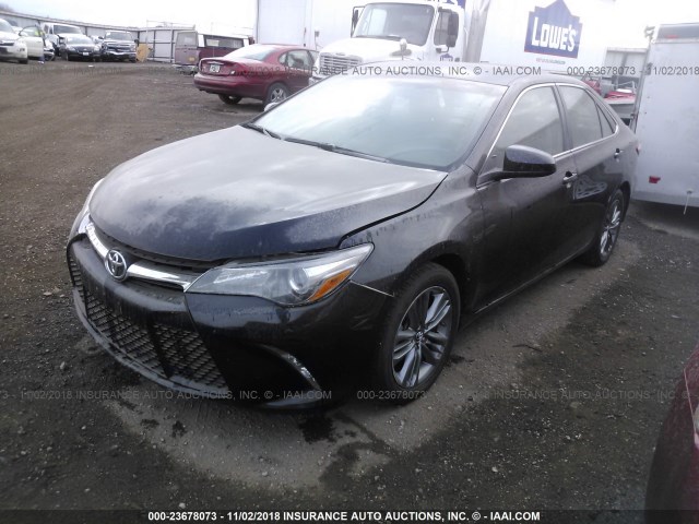 4T1BF1FK3HU346744 - 2017 TOYOTA CAMRY LE/XLE/SE/XSE 黑色 照片 2