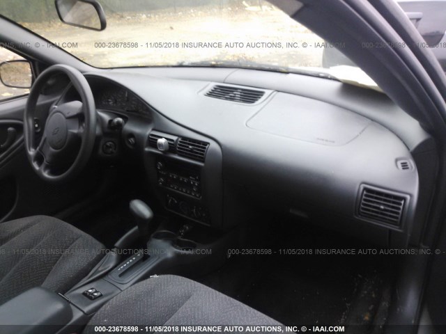 1G1JF12F037164136 - 2003 CHEVROLET CAVALIER LS 银色 照片 5