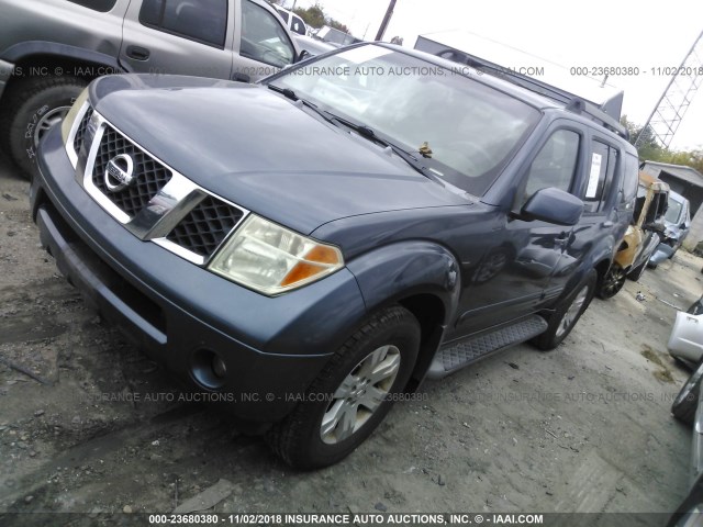 5N1AR18W05C721672 - 2005 NISSAN PATHFINDER LE/SE/XE BLUE photo 2