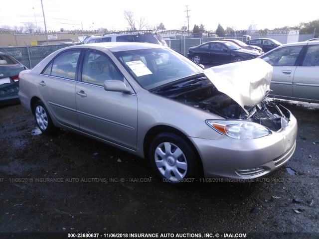 4T1BE32K02U028169 - 2002 TOYOTA CAMRY LE/XLE/SE GOLD photo 1