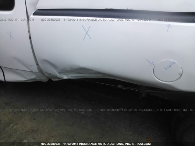 1FTZX1722YNC14552 - 2000 FORD F150 WHITE photo 6