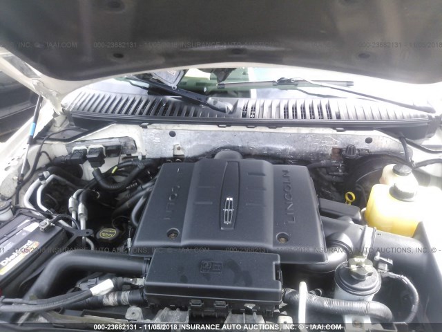5LMFU28527LJ17557 - 2007 LINCOLN NAVIGATOR Kremowy zdjęcie 10