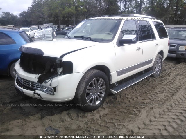5LMFU28527LJ17557 - 2007 LINCOLN NAVIGATOR Kremowy zdjęcie 2