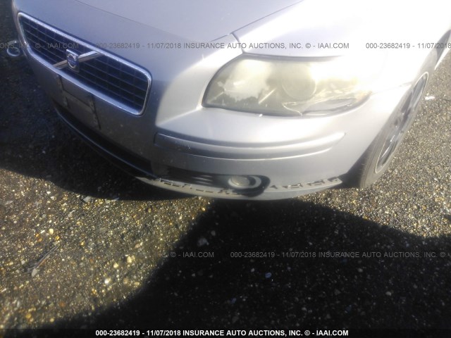 YV1MS390852095140 - 2005 VOLVO S40 2.4I GRAY photo 6