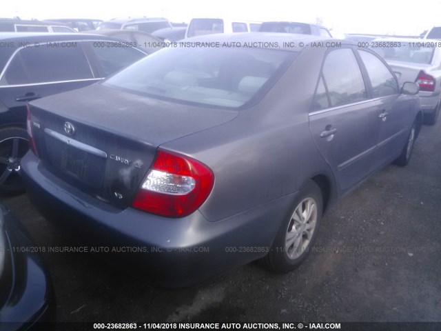 4T1BF32K24U568252 - 2004 TOYOTA CAMRY LE/XLE/SE GRAY photo 4