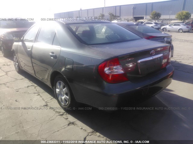 JTDBE32K620008455 - 2002 TOYOTA CAMRY LE/XLE/SE GREEN photo 3