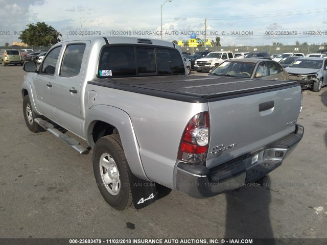 5TFLU4EN7DX057645 - 2013 TOYOTA TACOMA DOUBLE CAB 银色 照片 3