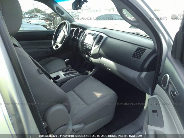 5TFLU4EN7DX057645 - 2013 TOYOTA TACOMA DOUBLE CAB 银色 照片 5