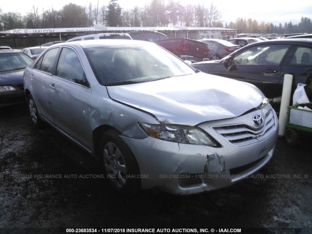 4T4BF3EK8BR159963 - 2011 TOYOTA CAMRY SE/LE/XLE ვერცხლისფერი ფოტო 1