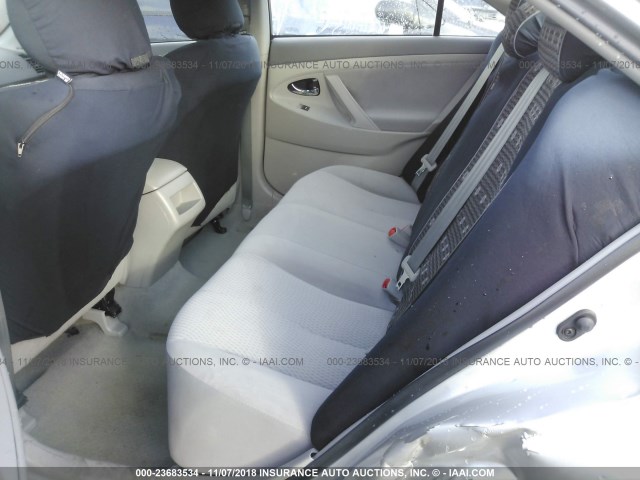 4T4BF3EK8BR159963 - 2011 TOYOTA CAMRY SE/LE/XLE ვერცხლისფერი ფოტო 8