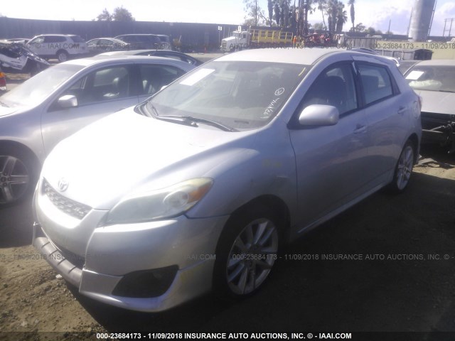 2T1GE40E09C003101 - 2009 TOYOTA COROLLA MATRIX XRS SILVER photo 2