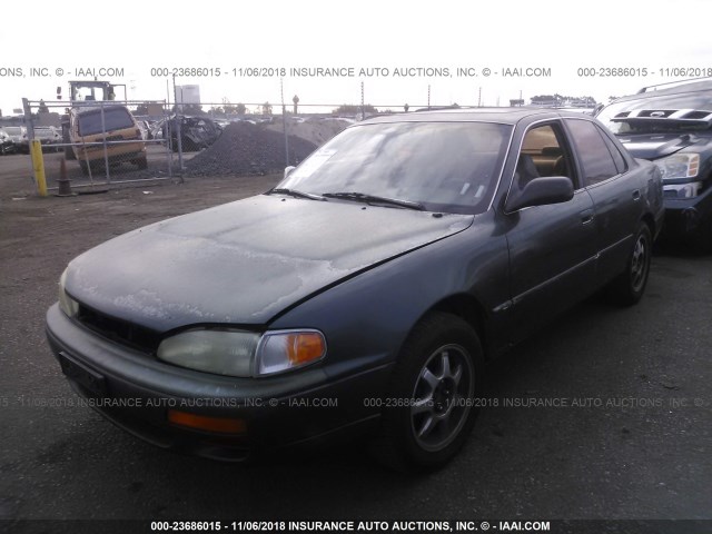 JT2BF12K3T0170880 - 1996 TOYOTA CAMRY LE/XLE/SE GREEN photo 2