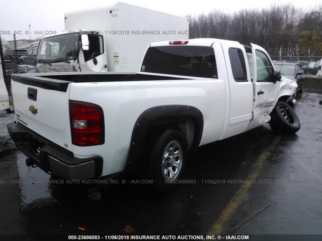 1GCRKREA8DZ115051 - 2013 CHEVROLET SILVERADO K1500 LS WHITE photo 4