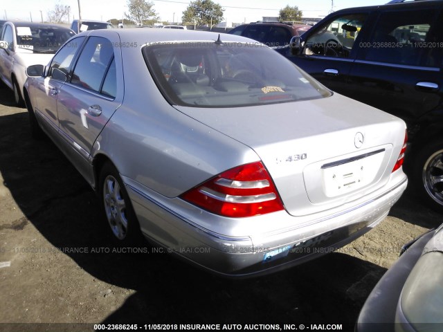 WDBNG70J11A175922 - 2001 MERCEDES-BENZ S 430 SILVER photo 3