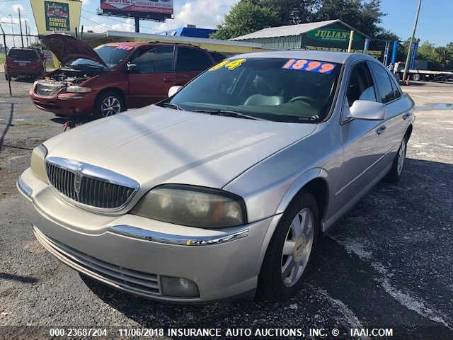 1LNHM86S54Y653103 - 2004 LINCOLN LS 银色 照片 2