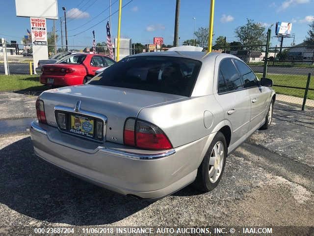 1LNHM86S54Y653103 - 2004 LINCOLN LS 银色 照片 4