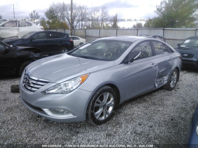 5NPEC4AC5DH644910 - 2013 HYUNDAI SONATA SE/LIMITED SILVER photo 2