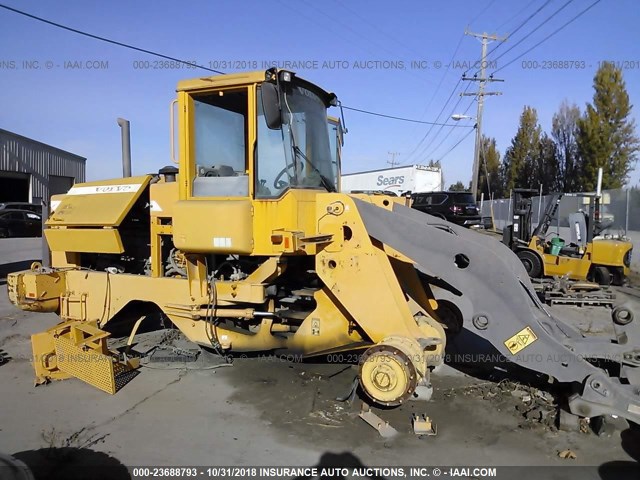 L90DV64873 - 2002 VOLVO L90D YELLOW photo 1