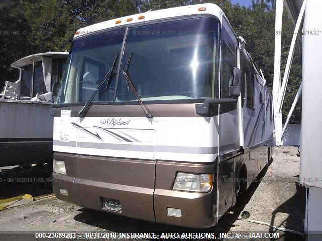 1RF120519X2005558 - 1999 ROADMASTER RAIL DYANASTER WHITE photo 2