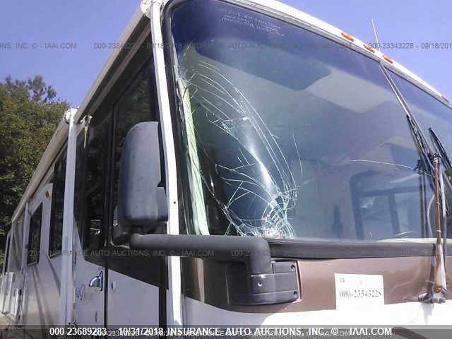 1RF120519X2005558 - 1999 ROADMASTER RAIL DYANASTER WHITE photo 6