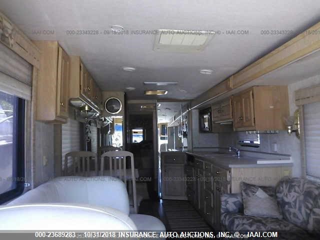 1RF120519X2005558 - 1999 ROADMASTER RAIL DYANASTER WHITE photo 8