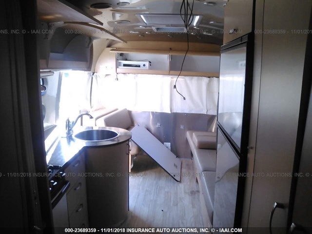 1STT9YL29FJ531605 - 2015 AIRSTREAM 28  Unknown photo 8