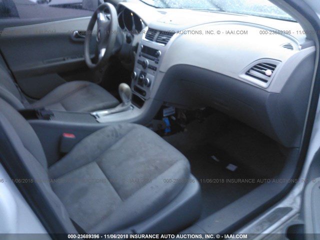 1G1ZH57B39F159120 - 2009 CHEVROLET MALIBU 1LT WHITE photo 5