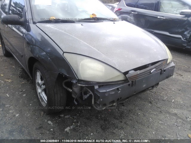 3FAFP31333R178317 - 2003 FORD FOCUS ZX3 GRAY photo 6