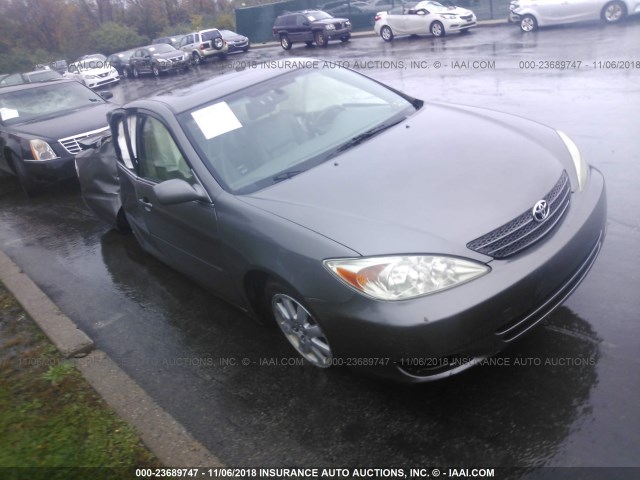 JTDBE30K120126125 - 2002 TOYOTA CAMRY LE/XLE/SE GRAY photo 1