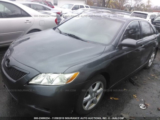 4T1BE46K17U131835 - 2007 TOYOTA CAMRY NEW GENERAT CE/LE/XLE/SE GRAY photo 2