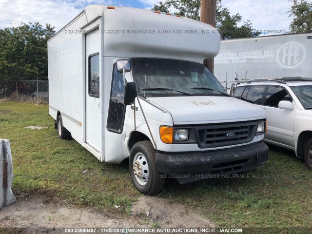 1FDXE45P84HA92197 - 2004 FORD ECONOLINE E450 SUPER DUTY CUTWY VAN Unknown photo 2