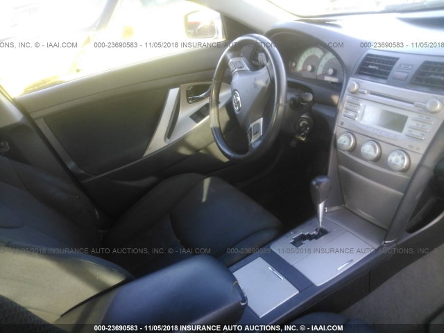 4T1BE46K08U247626 - 2008 TOYOTA CAMRY CE/LE/XLE/SE SILVER photo 5