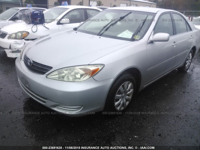 4T1BE32K13U123518 - 2003 TOYOTA CAMRY LE/XLE/SE SILVER photo 2