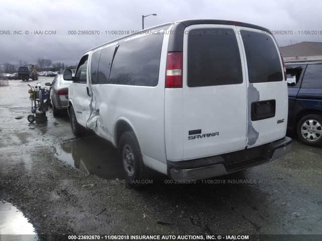 1GTFG25X231191152 - 2003 GMC SAVANA G2500 WHITE photo 3