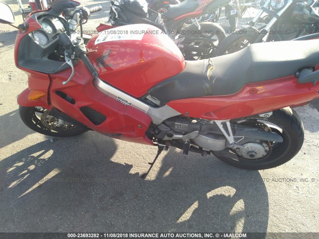 JH2RC460XXM100016 - 1999 HONDA VFR800 F1 RED photo 9