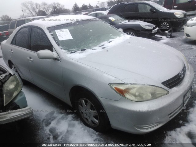 4T1BE32K52U602474 - 2002 TOYOTA CAMRY LE/XLE/SE SILVER photo 1