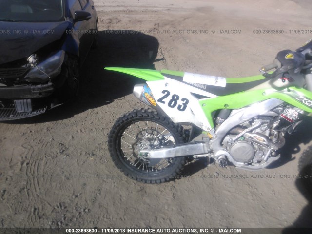 JKAKXGHC8GA001424 - 2016 KAWASAKI KX450 F GREEN photo 6