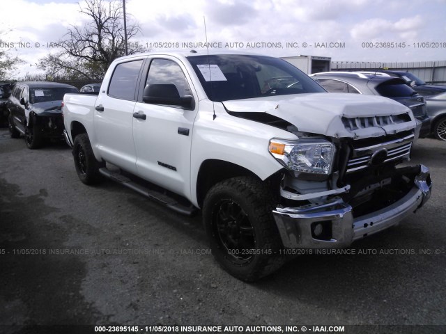 5TFDW5F17GX577512 - 2016 TOYOTA TUNDRA CREWMAX SR5/CREWMAX TRD P WHITE photo 1