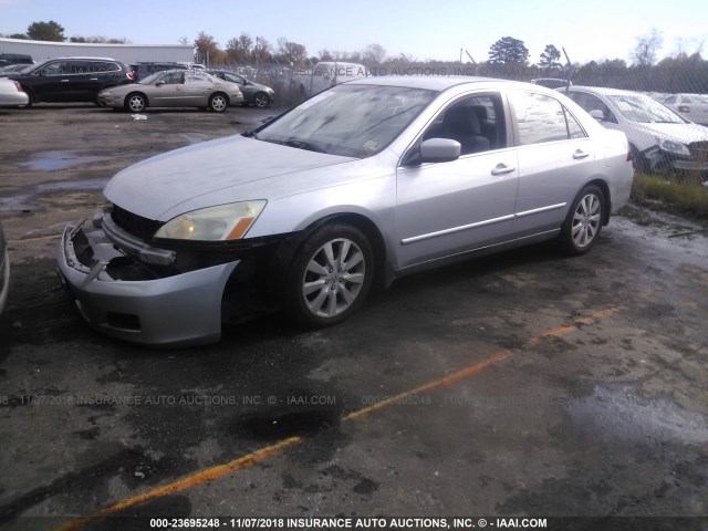 1HGCM66497A060119 - 2007 HONDA ACCORD SE SILVER photo 2