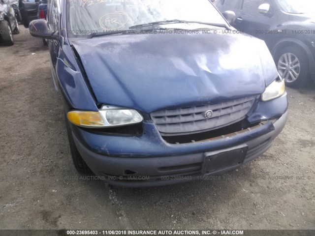 2C4GJ2538YR746952 - 2000 CHRYSLER VOYAGER BLUE photo 6