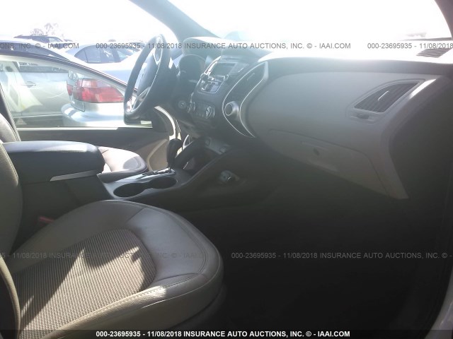 KM8JU3AC7DU574365 - 2013 HYUNDAI TUCSON GLS/LIMITED 白色 照片 5